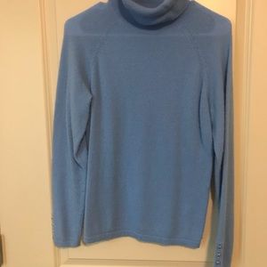 Cashemere turtleneck top